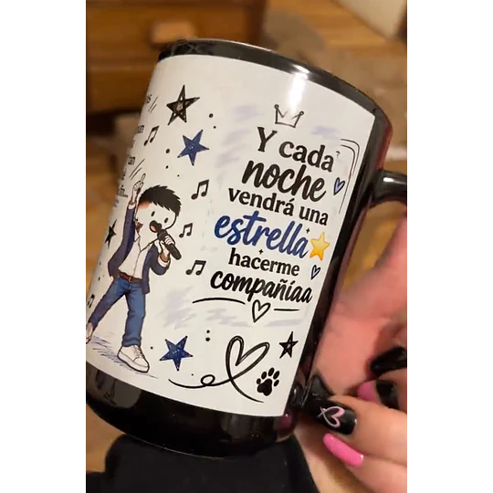 Diseños Plantilla Tazas Aquíí junto a mi perro en haces lugares Meme Chile Flork Deformitos Sublimacion Png 