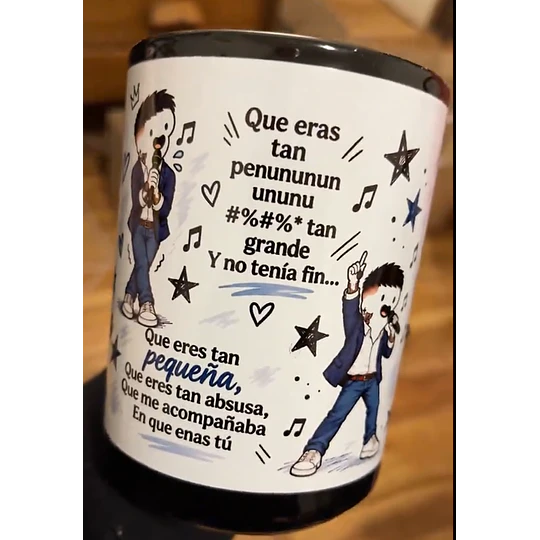 Diseños Plantilla Tazas Aquíí junto a mi perro en haces lugares Meme Chile Flork Deformitos Sublimacion Png 