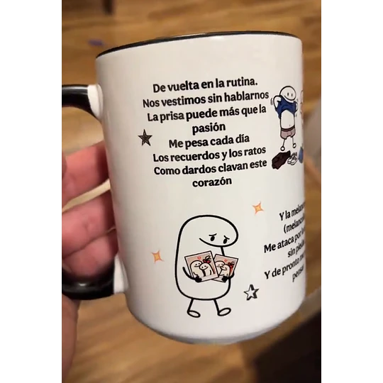 Diseños Plantilla Tazas De vuelta en la rutina Nos vestimos sin hablarnos la prisa puede más que la pasión Si Nos Quedara Poco Tiempo Chaiane Flork meme Deformito Sublimacion Png 