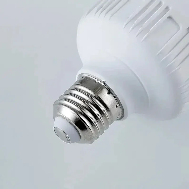 Ampolleta LED Alta Potencia 60W E27 Luz Blanca Fría para Negocio y Hogar 3