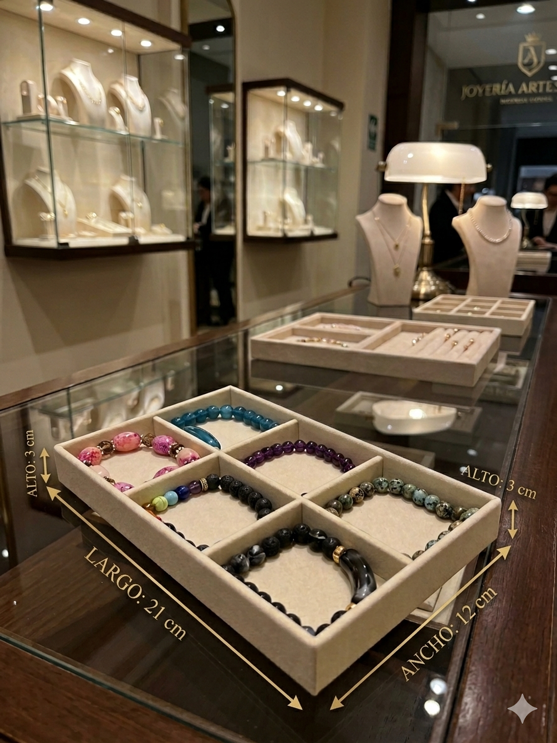 BANDEJAS EN TERCIOPELO DE 21X12 CM PARTICIONADA 5