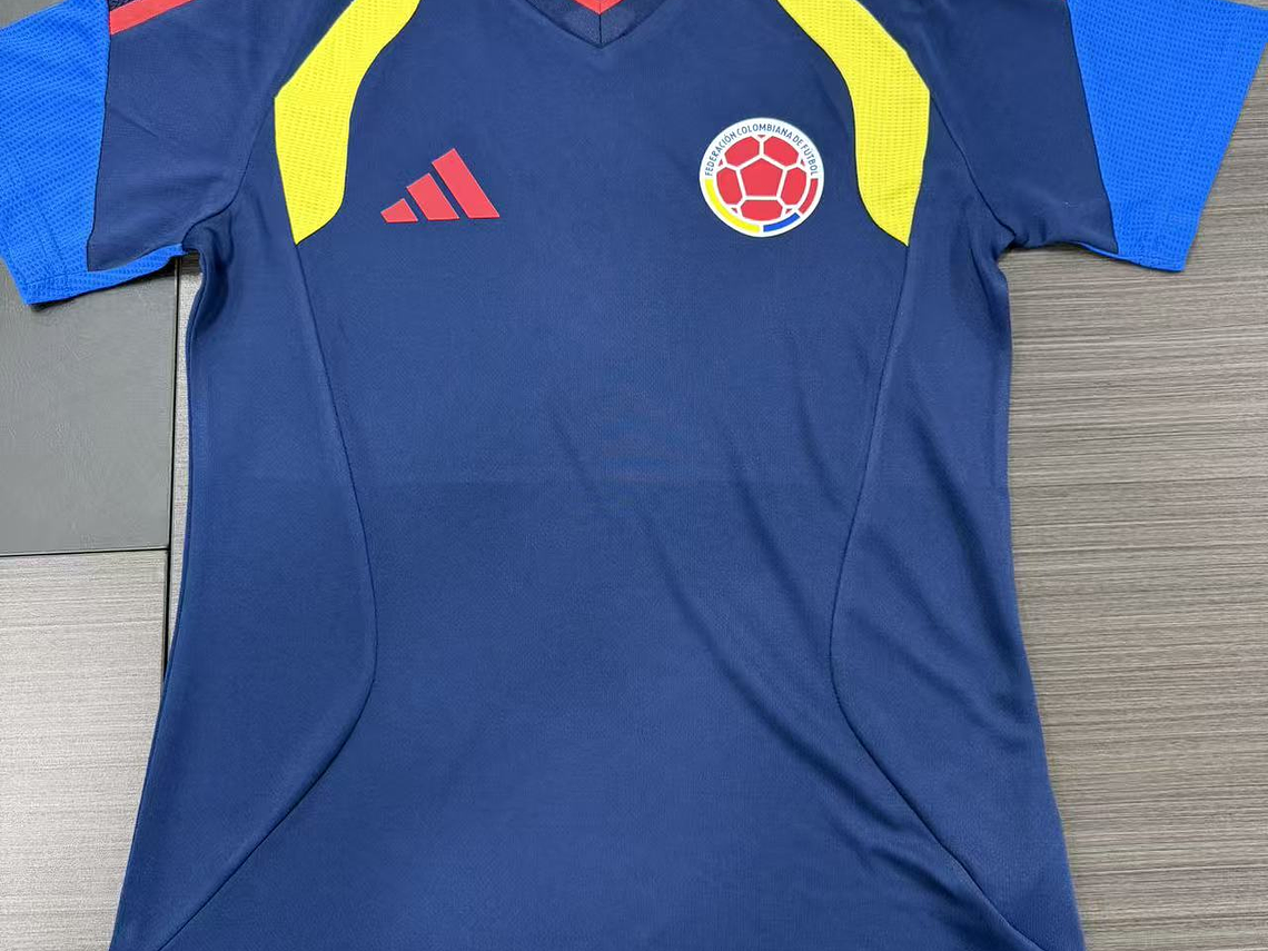 Camiseta Entreno Hombre y Dama Mundial 2026 Col 6