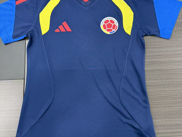Camiseta Entreno Hombre y Dama Mundial 2026 Col 6