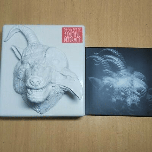 [ALBUM] BEAUTIFUL DEFORMITY (Limited Edition) SIN CAJA- 3
