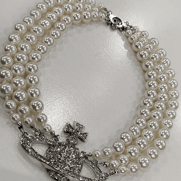 [COLLAR VW] Collar bootleg VIVIENNE WESTWOOD ( orb brillante grande con circones, triple tira de perlas) 1
