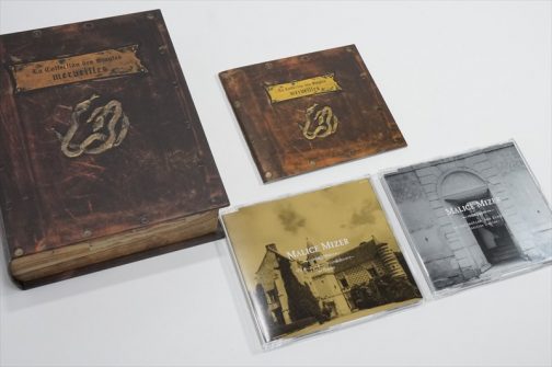 [ALBUM BOX] La Collection des Singles -L’édition Limitée- (SIN CAJA BLANCA EXTERIOR, caja musical OK)