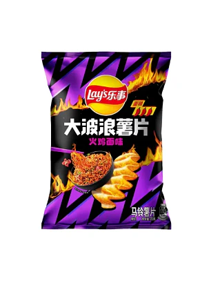 Batatas Lay's com sabor Ramen Big Wave de frango apimentado 70g CHN
