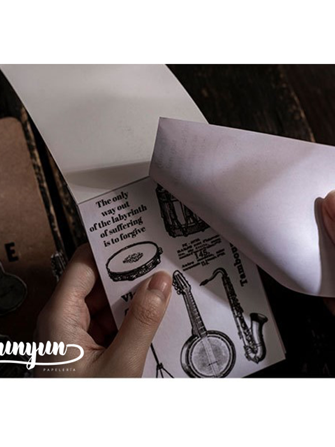 Sticker Book Black and White Diary - 30 pzas 8