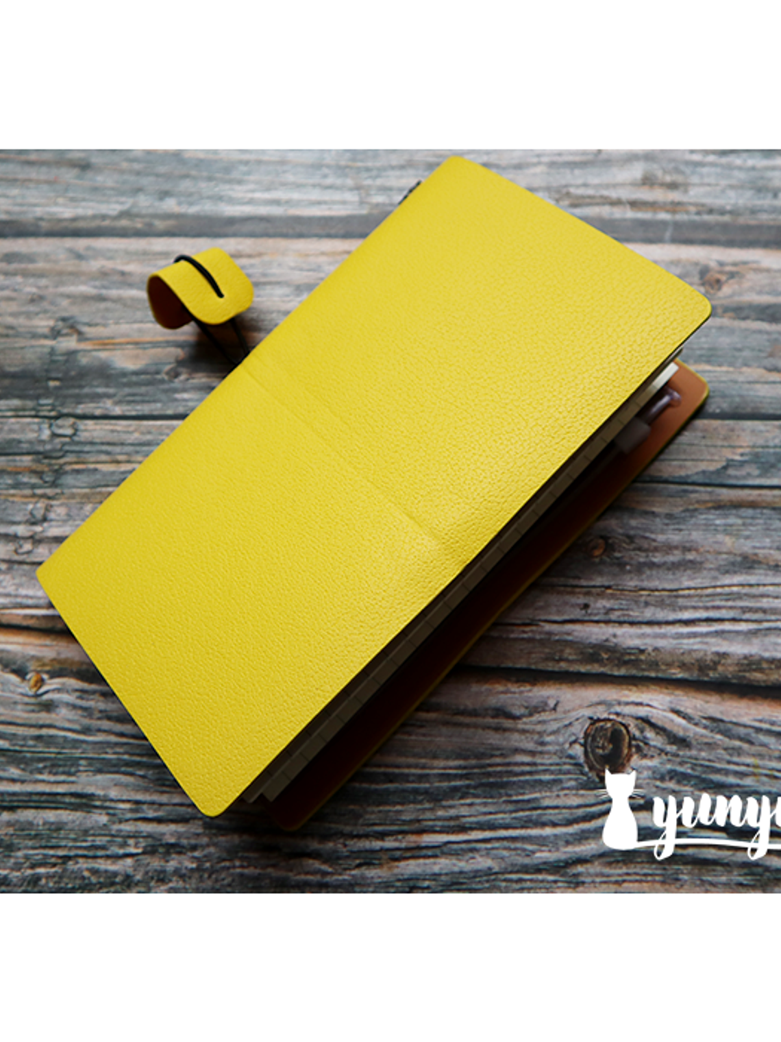 Traveler's Notebook - Amarillo 3