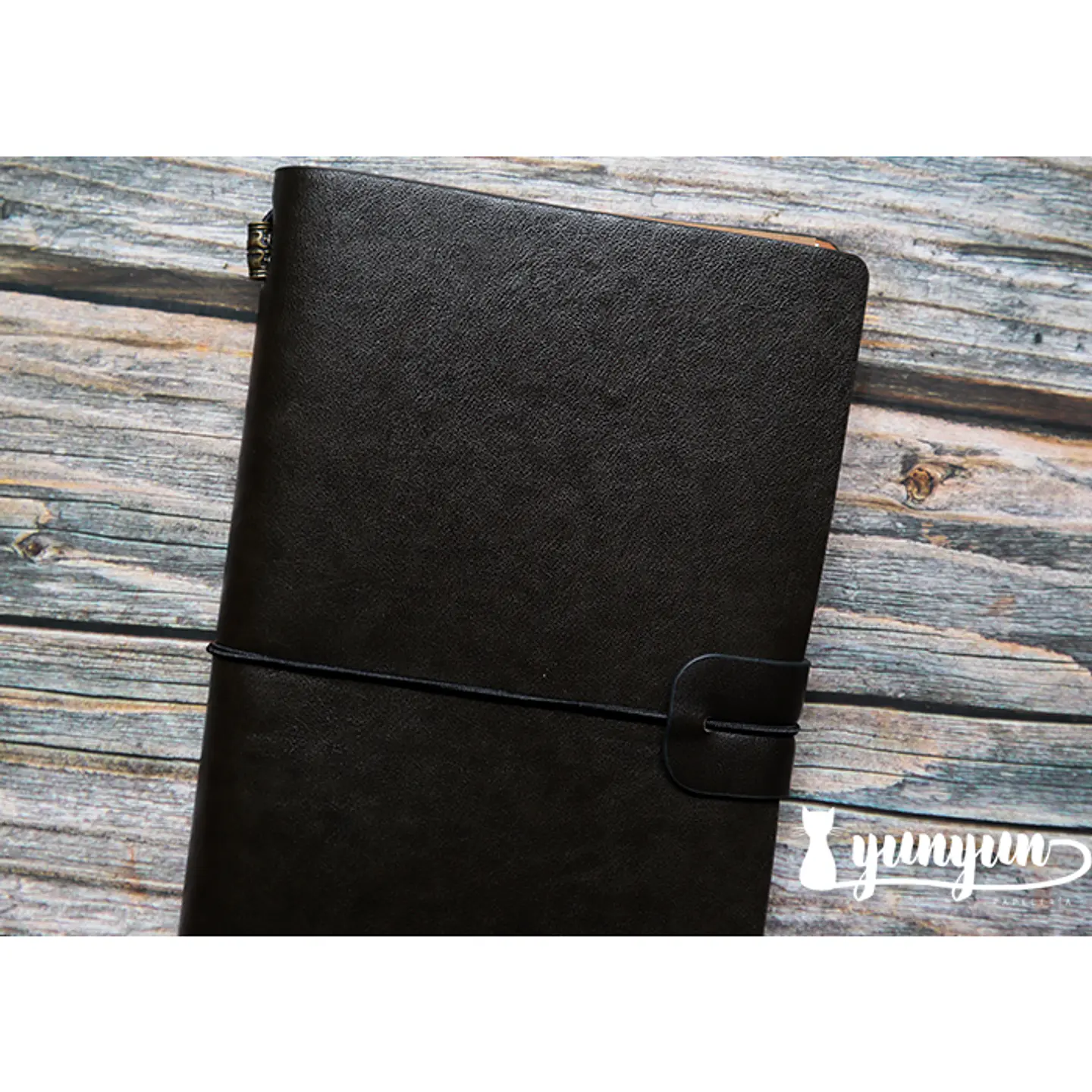 Traveler's Notebook - Negro 9