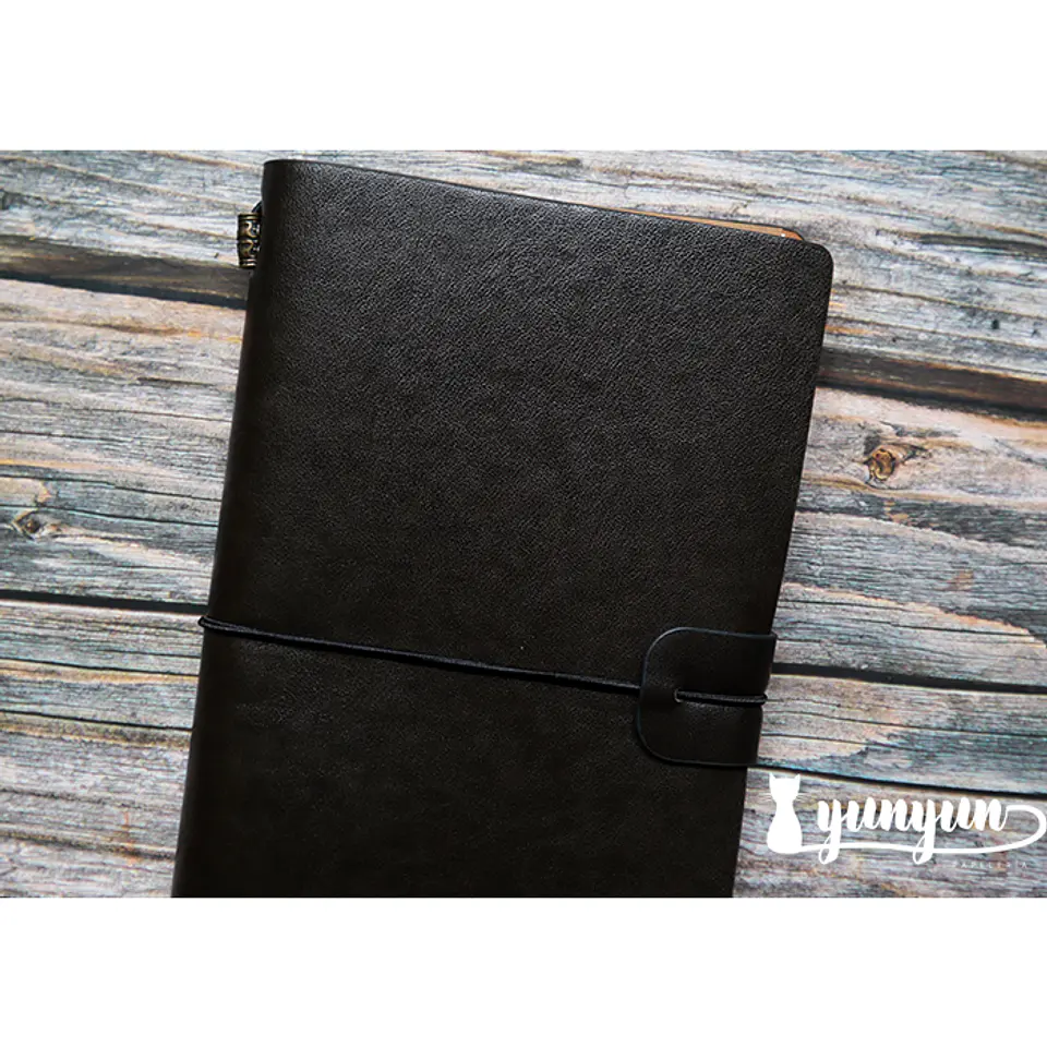 Traveler's Notebook - Negro 9