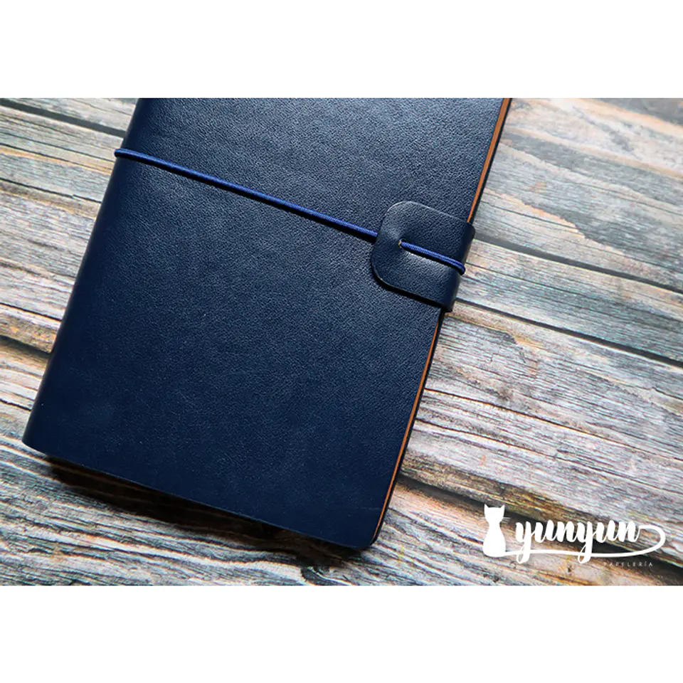 Traveler's Notebook - Azul marino 9