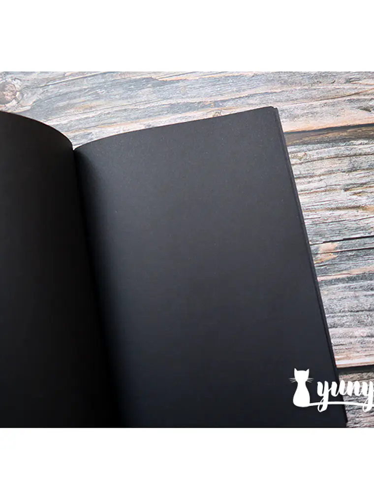 Libreta Hojas Negras - 25x18cm 4