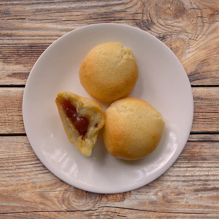 Pan de yuca con dulce de guayaba 2