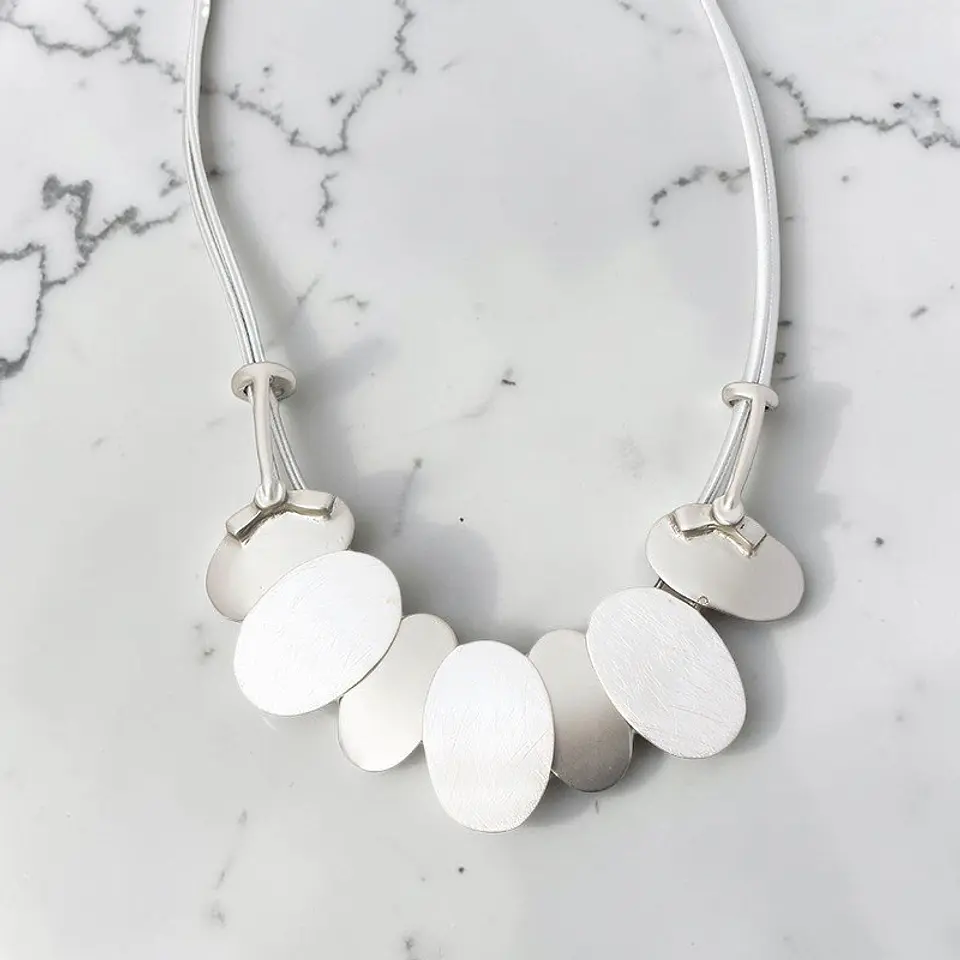 COLLAR 11 3
