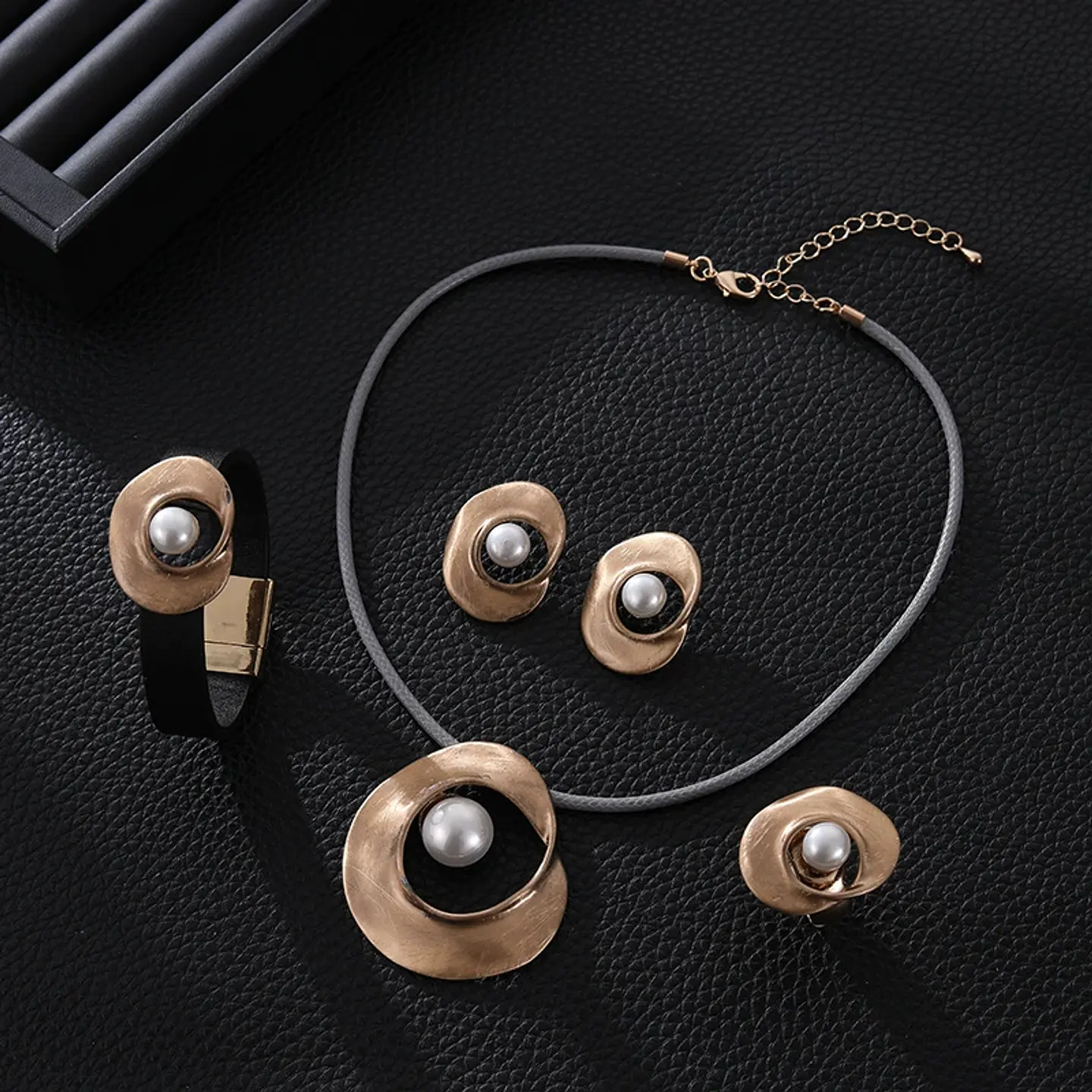 COLLAR 20 2