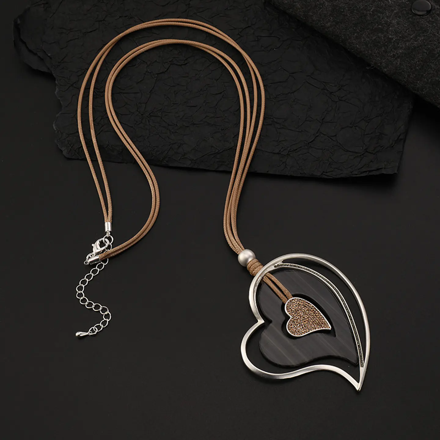 COLLAR 134 2