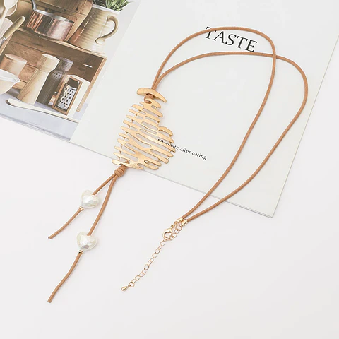 COLLAR 137