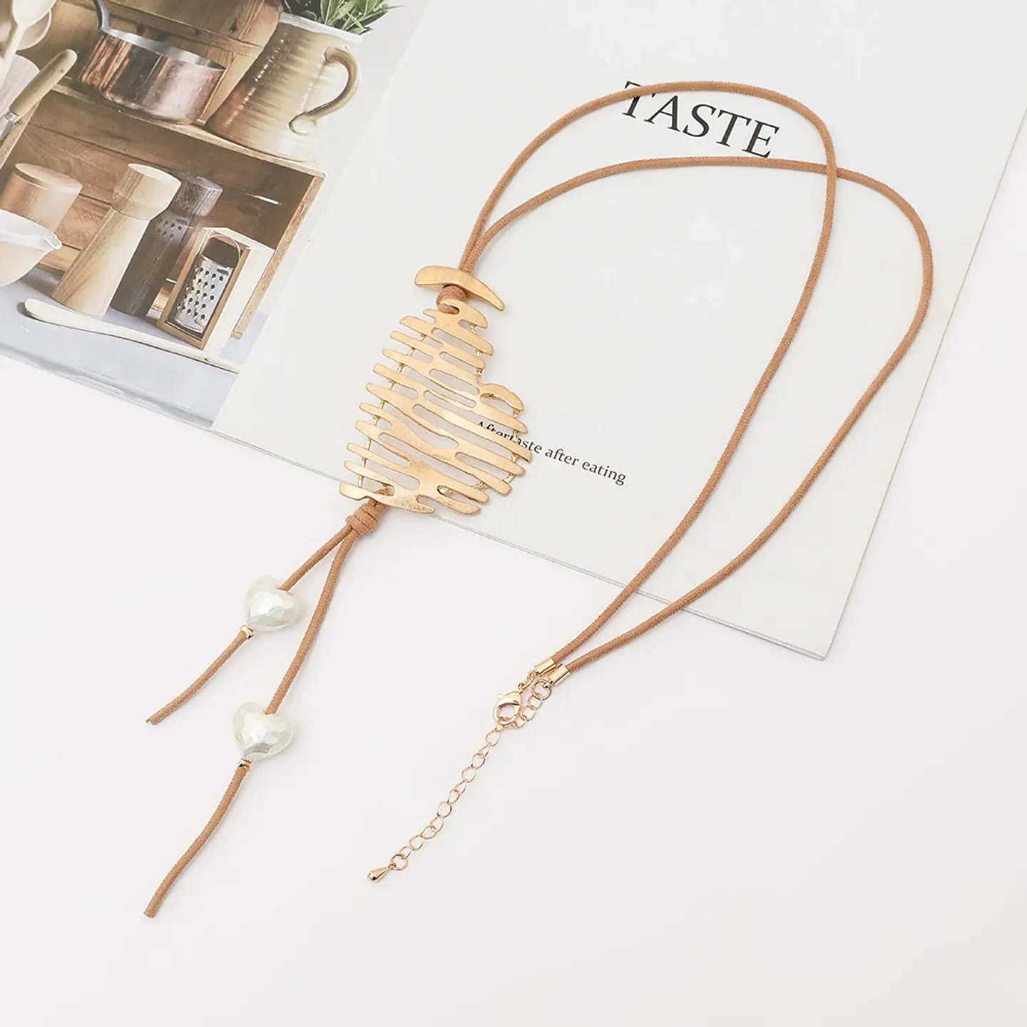 COLLAR 137 2