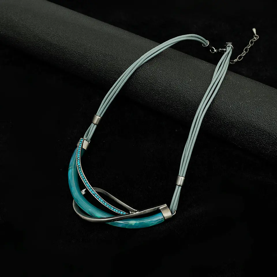 COLLAR 138 2
