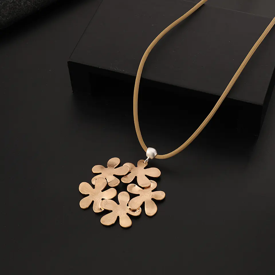 COLLAR 144 2