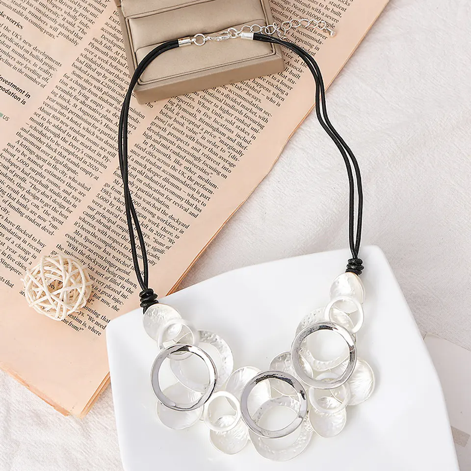 COLLAR 147 2