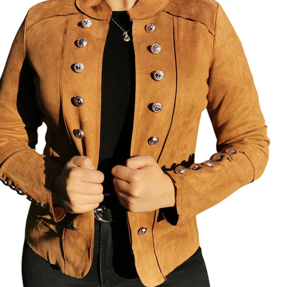Chaqueta Militar con Botones en las mangas