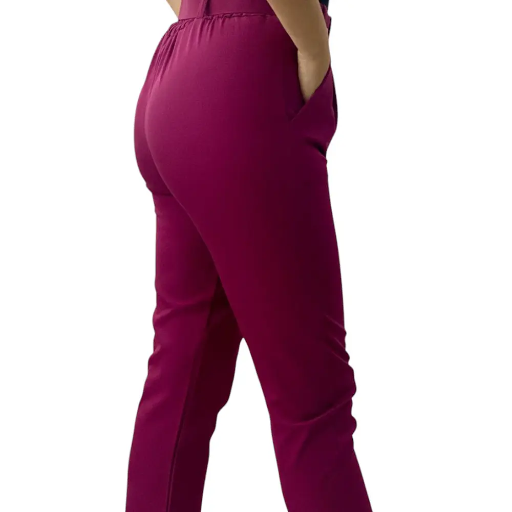 Pantalón con Cinturón Tiro Alto