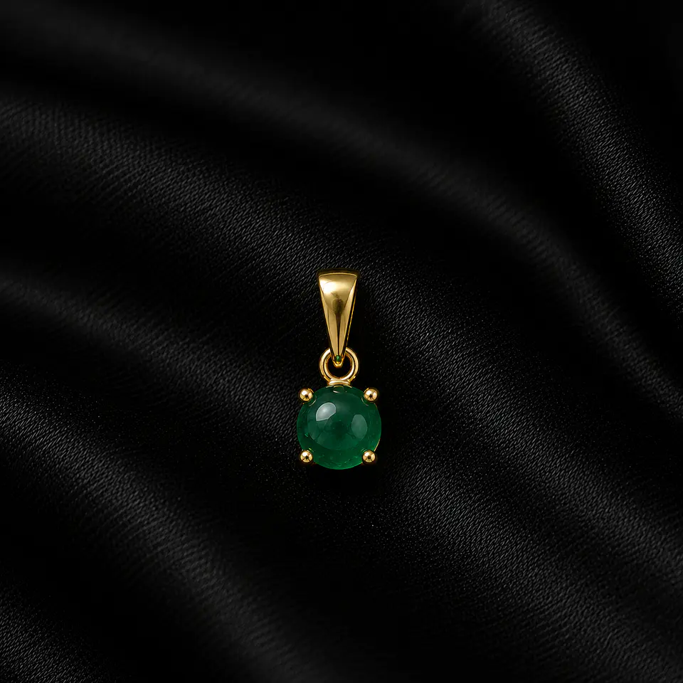 Dije en oro con esmeralda 1