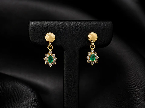 Aretes en oro con esmeralda 