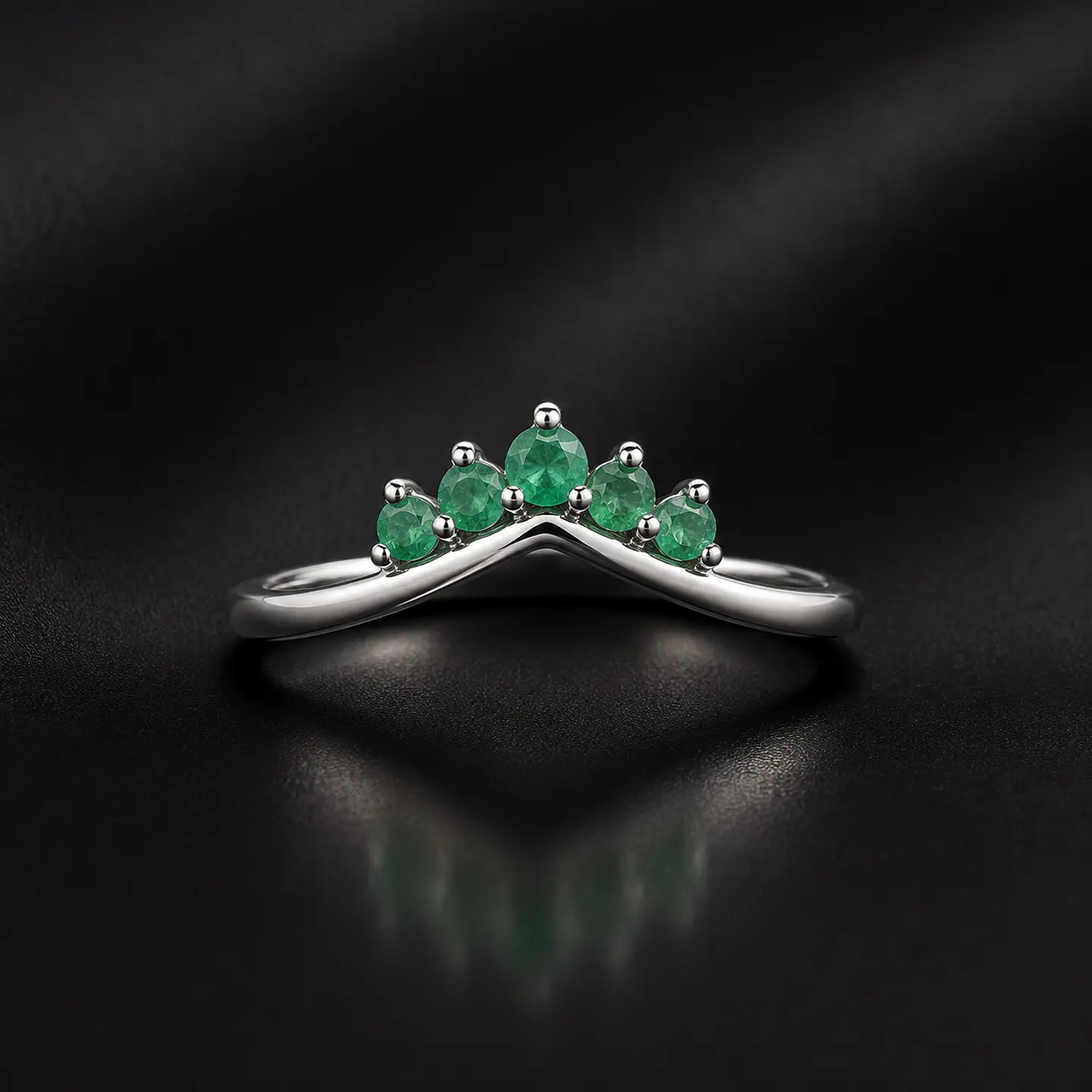 Anillo en plata con esmeraldas 1