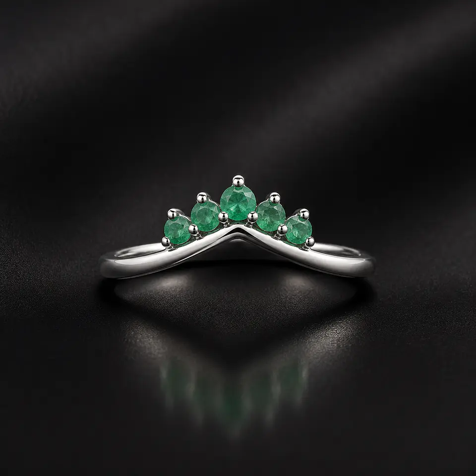 Anillo en plata con esmeraldas 1