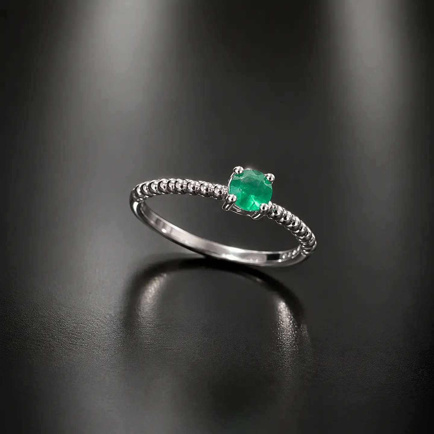 Anillo en plata con esmeraldas 1