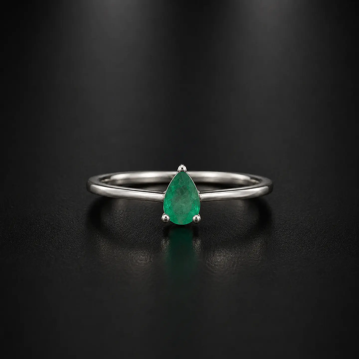 Anillo en plata con esmeraldas 1