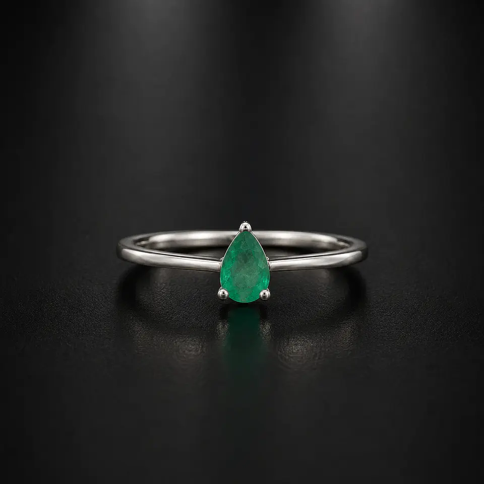 Anillo en plata con esmeraldas 1