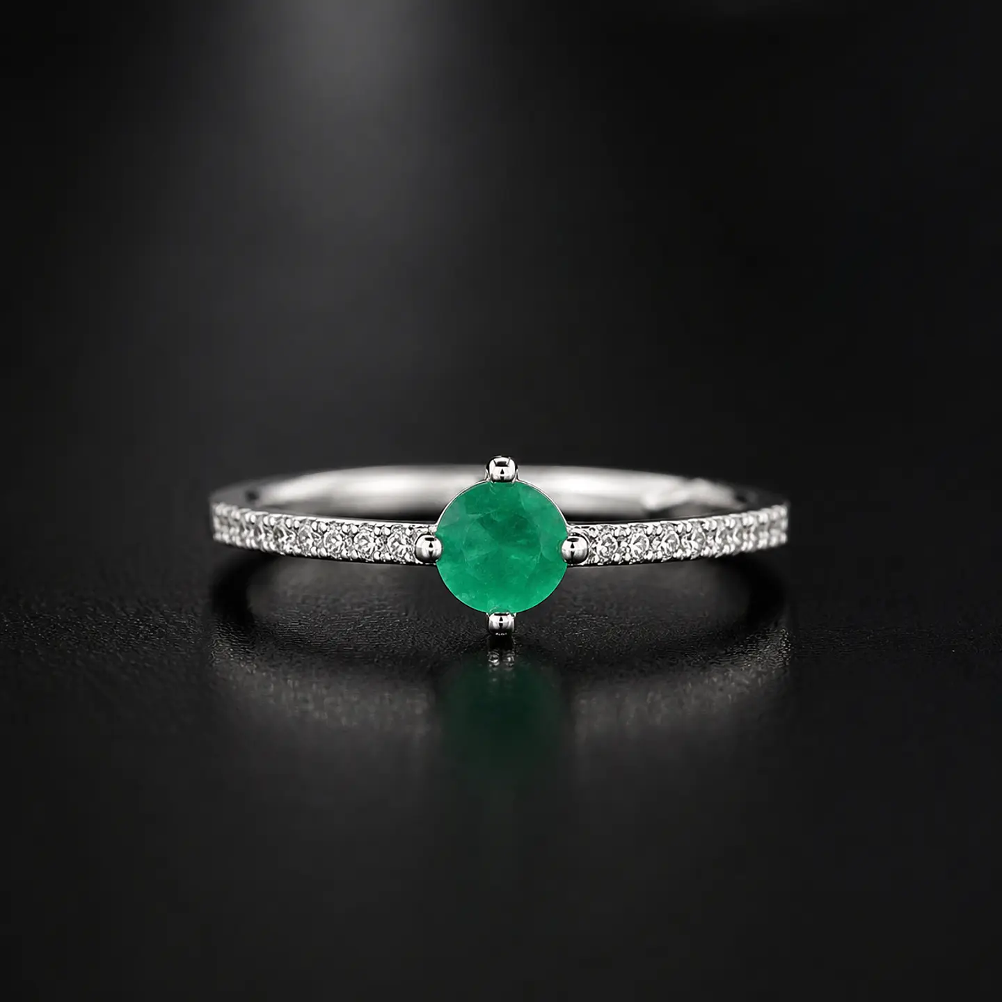 Anillo en plata con esmeraldas 1