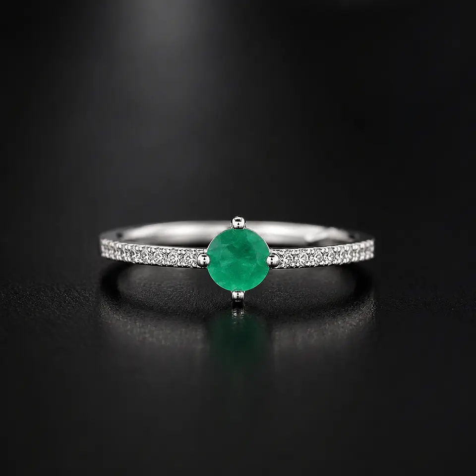 Anillo en plata con esmeraldas 1