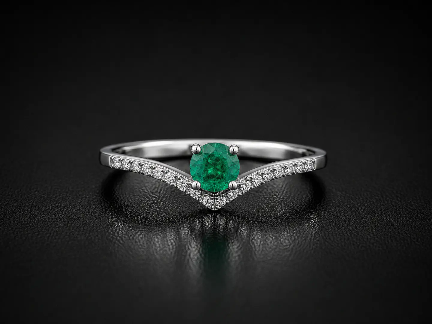 Anillo en plata con esmeraldas 1