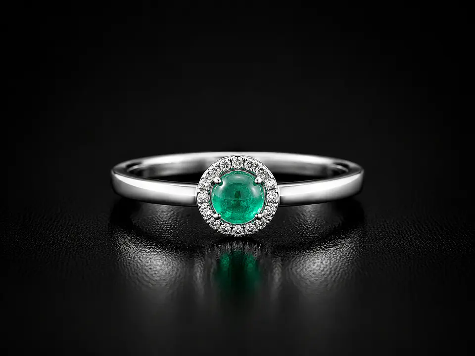 Anillo en plata con esmeraldas 1