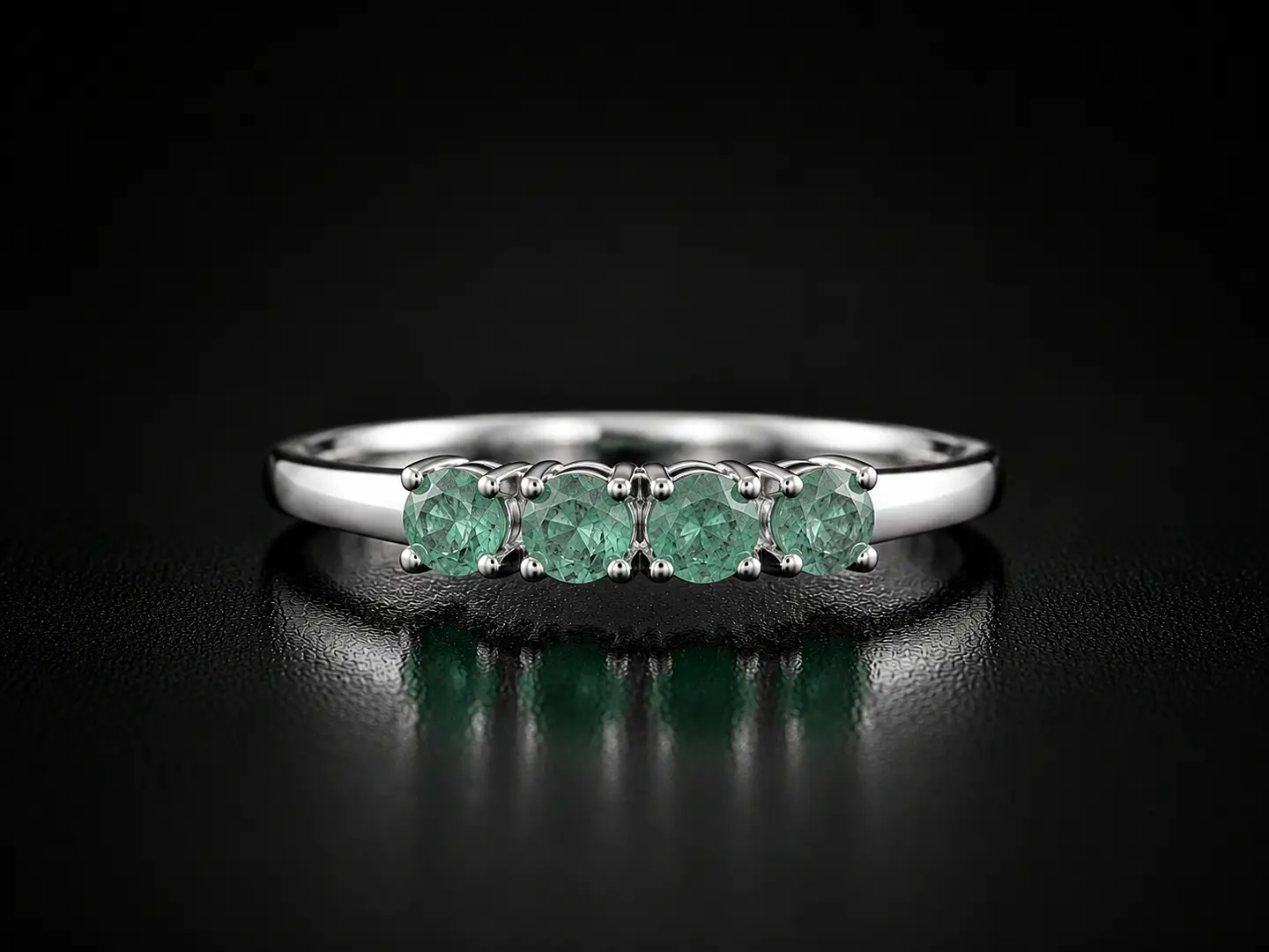 Anillo en plata con esmeraldas 1