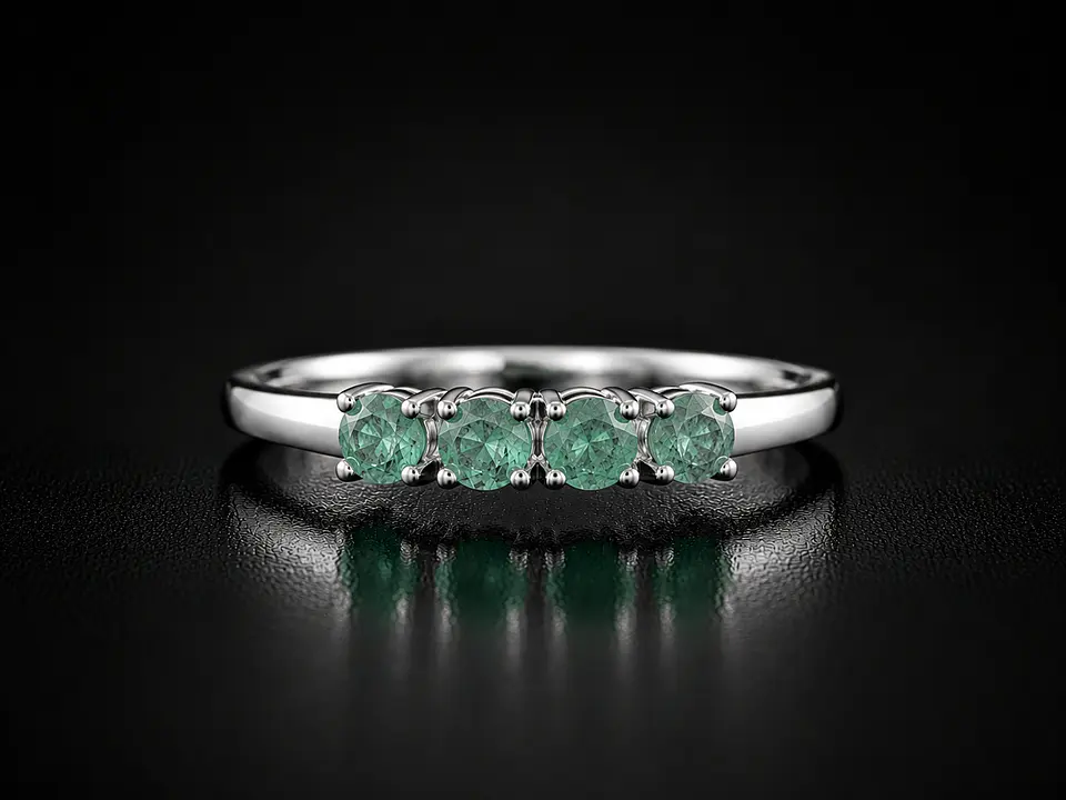 Anillo en plata con esmeraldas 1
