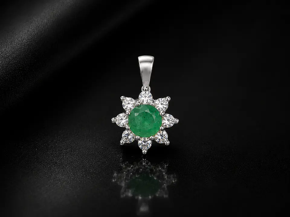 Dije en plata con esmeralda 1