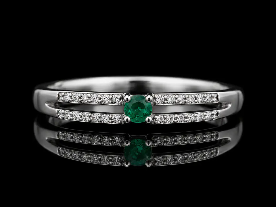 Anillo en plata con esmeraldas 1