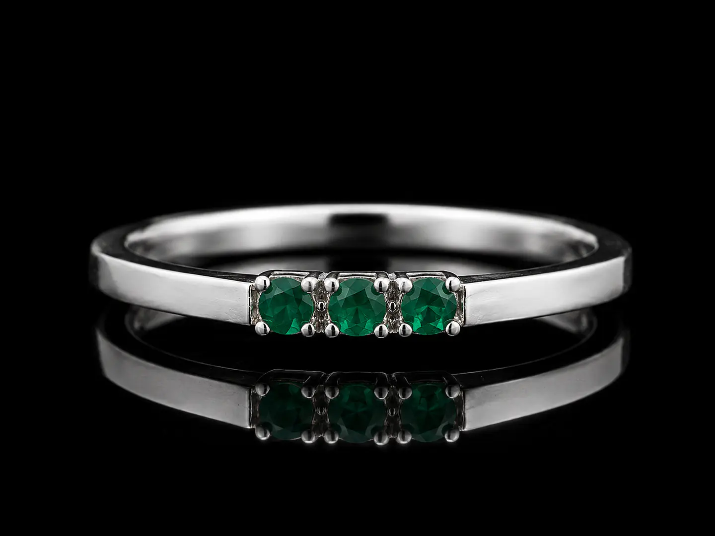 Anillo en plata con esmeraldas 1