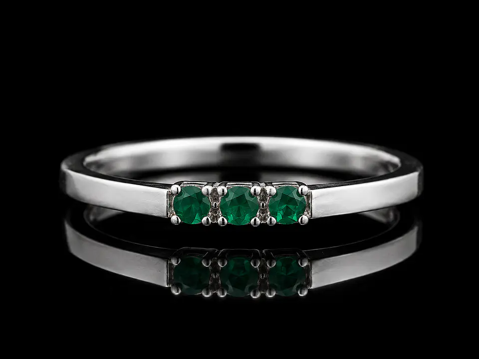 Anillo en plata con esmeraldas 1