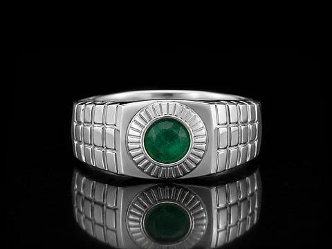 Anillo en plata con esmeraldas