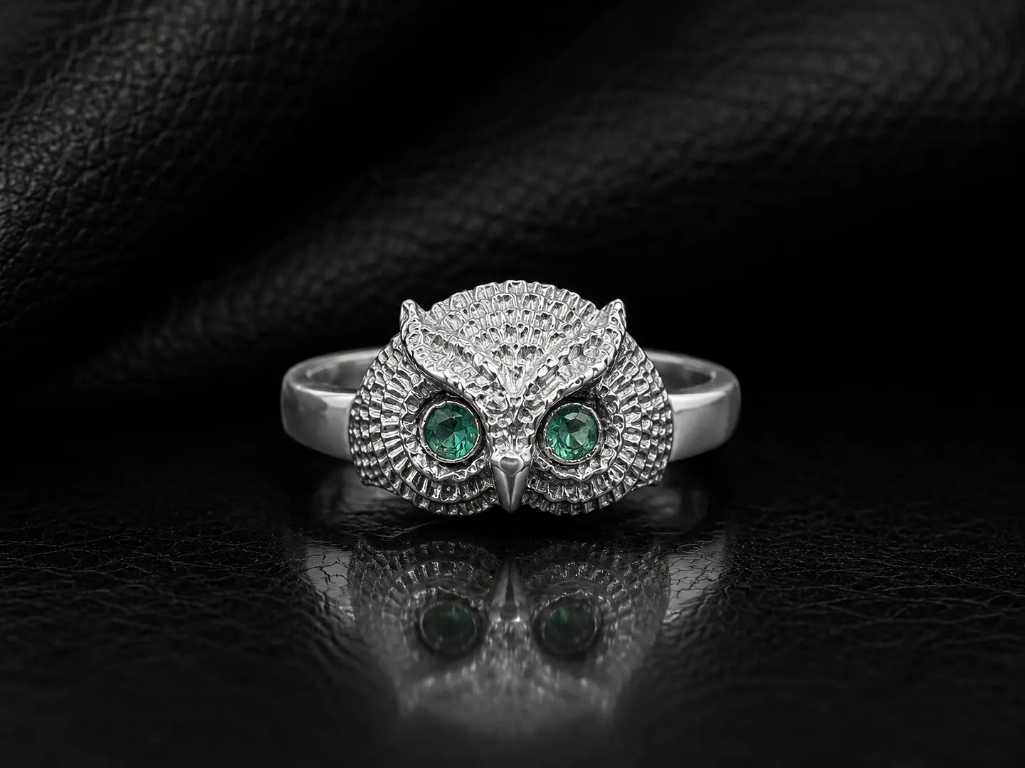 Anillo en plata con esmeraldas 1