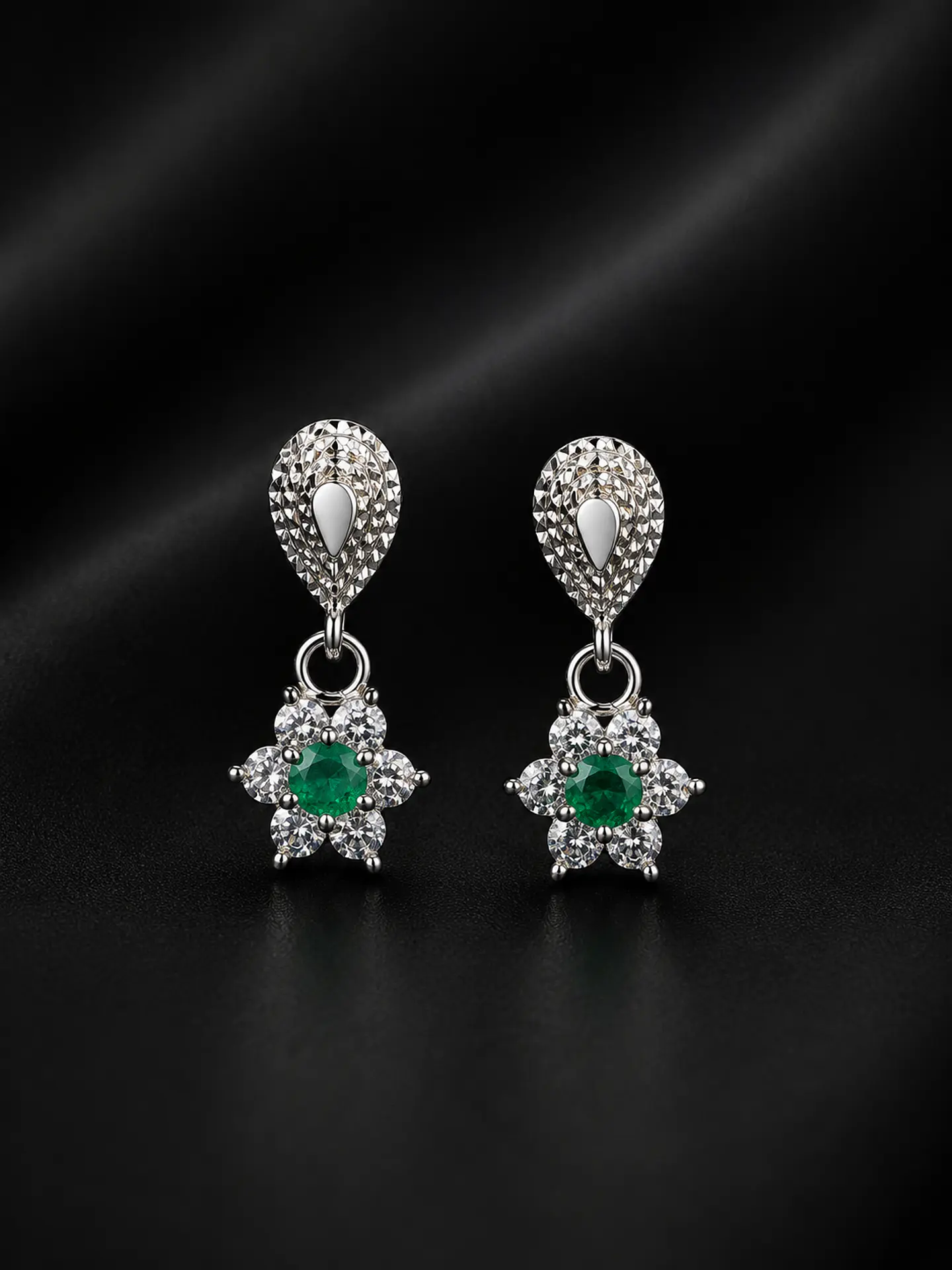 Aretes en plata con esmeralda 1