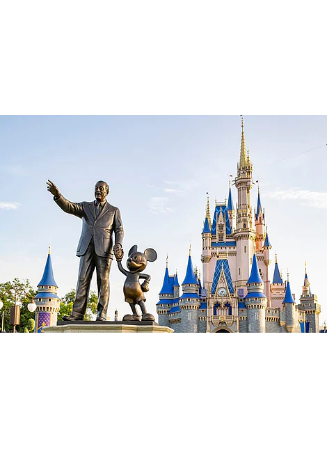 DISNEY Y UNIVERSAL
