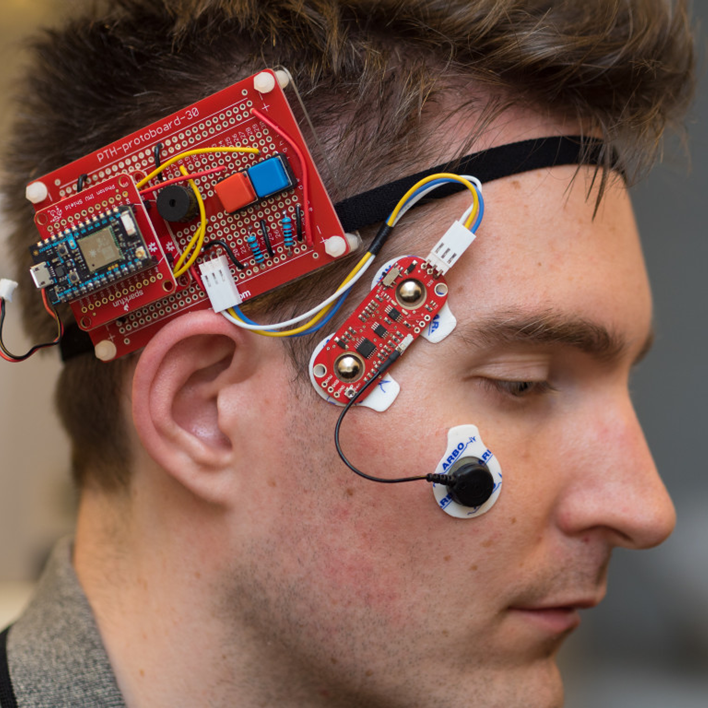 SENSOR  MUSCULAR  MyoWare con 3 ELECTRODOS 2